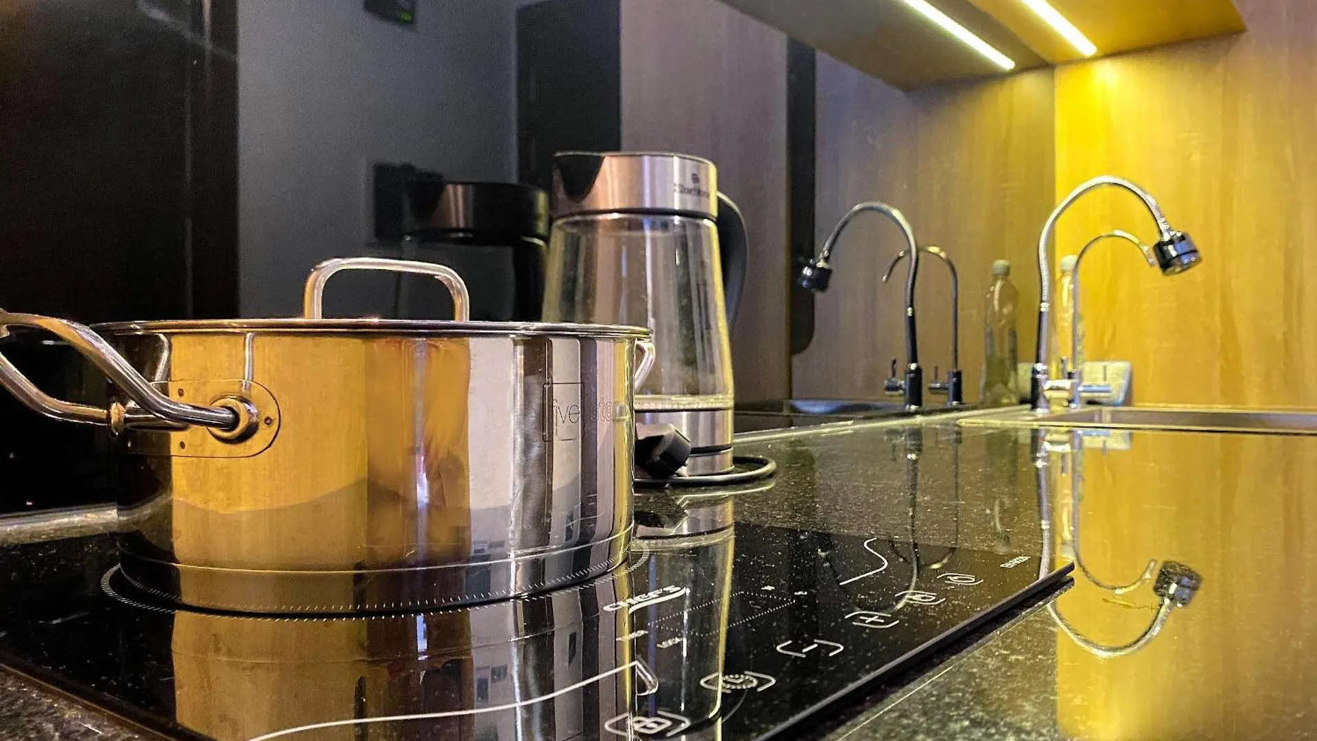 Saigon-Royal Breathtaking River View District 4 Ho Chi Minh City Apartment